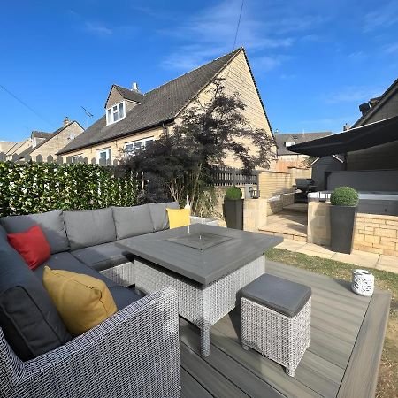 Luxurious 4 Bedroom Home In The Heart Of The Cotswolds With Hot Tub! Stow-on-the-Wold Eksteriør bilde