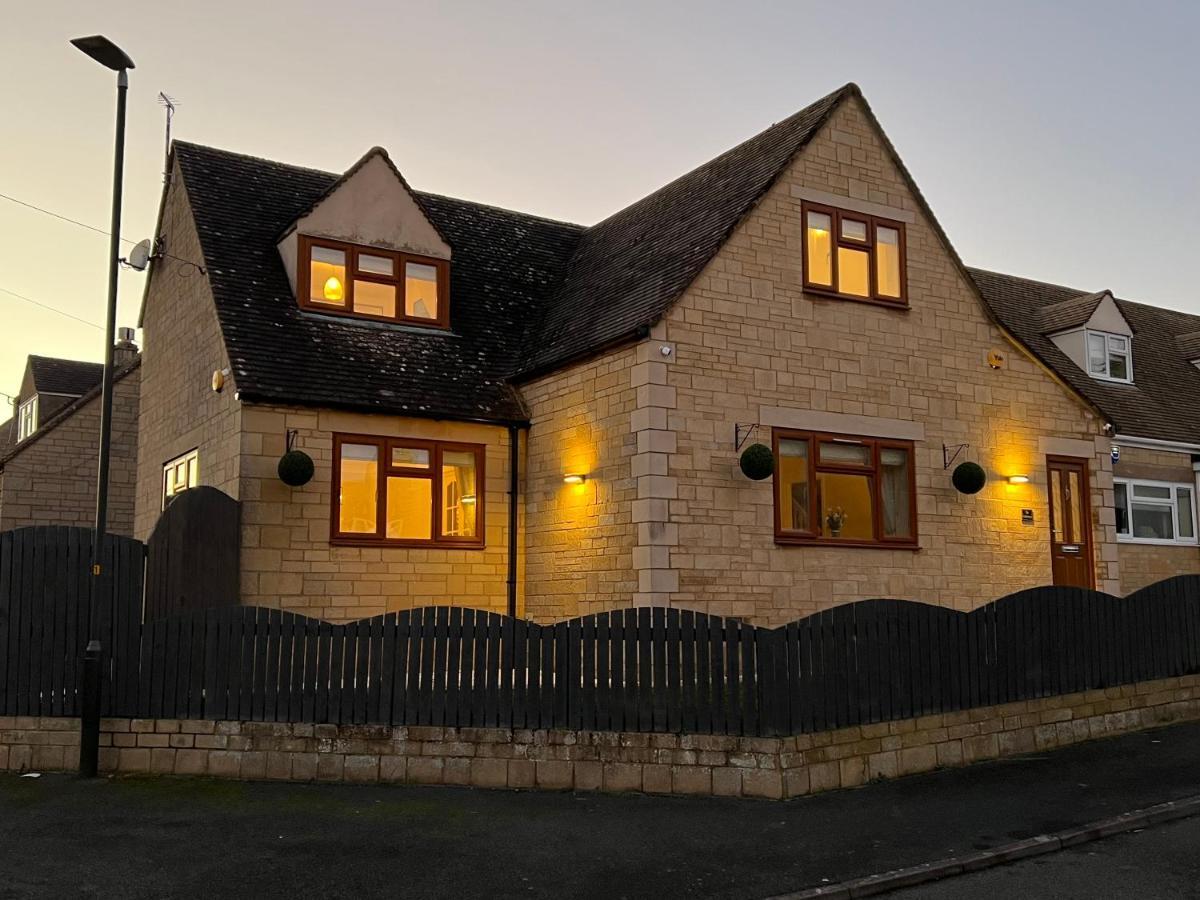 Luxurious 4 Bedroom Home In The Heart Of The Cotswolds With Hot Tub! Stow-on-the-Wold Eksteriør bilde